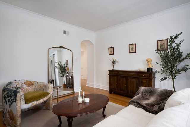 1145 W Lill Avenue 1E, Chicago, IL 60614