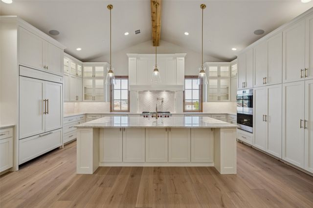 16 Catalonia Drive, Westlake, TX 76262