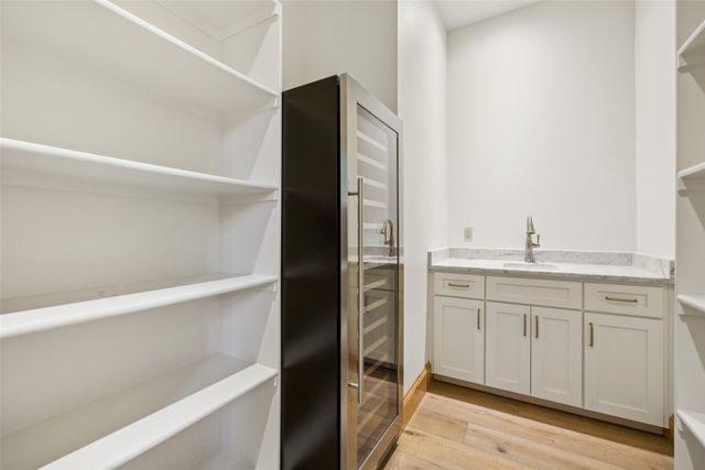 16 Catalonia Drive, Westlake, TX 76262