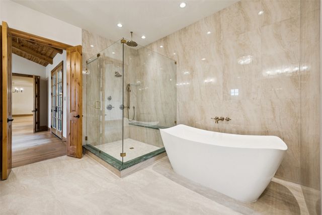 16 Catalonia Drive, Westlake, TX 76262