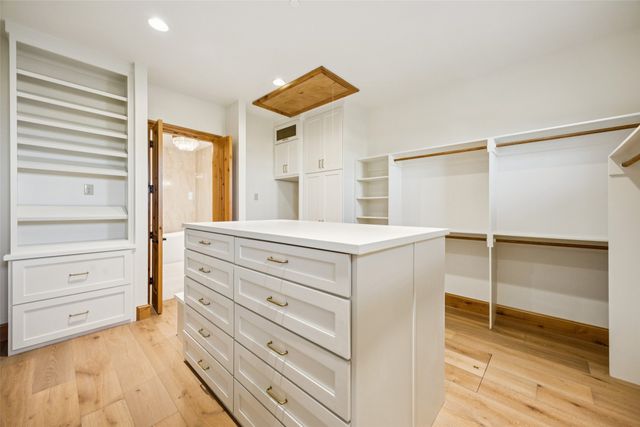 16 Catalonia Drive, Westlake, TX 76262