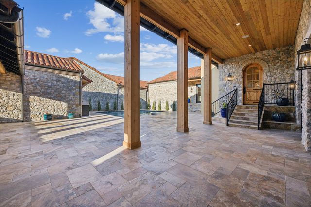 16 Catalonia Drive, Westlake, TX 76262