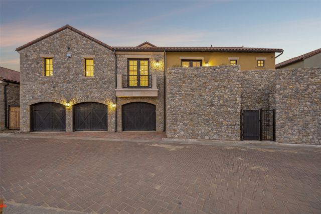 16 Catalonia Drive, Westlake, TX 76262