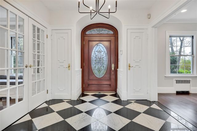 105 Everit Avenue, Hewlett, NY 11557