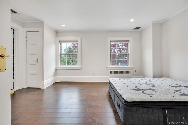 105 Everit Avenue, Hewlett, NY 11557