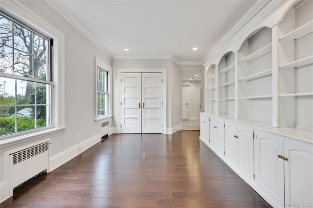 105 Everit Avenue, Hewlett, NY 11557