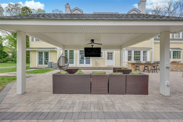 105 Everit Avenue, Hewlett, NY 11557