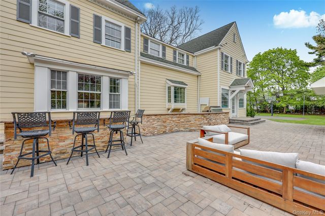 105 Everit Avenue, Hewlett, NY 11557