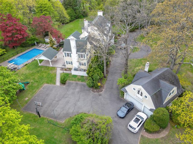 105 Everit Avenue, Hewlett, NY 11557