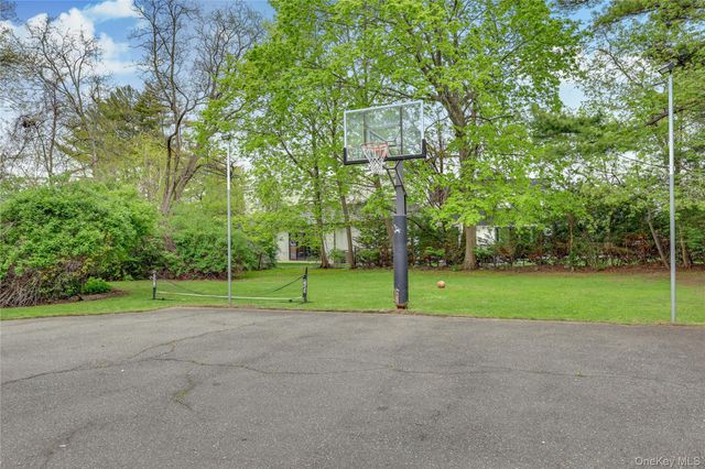 105 Everit Avenue, Hewlett, NY 11557
