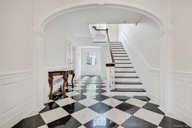105 Everit Avenue, Hewlett, NY 11557