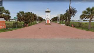 14506 Mckenna Street, Galveston, TX 77554