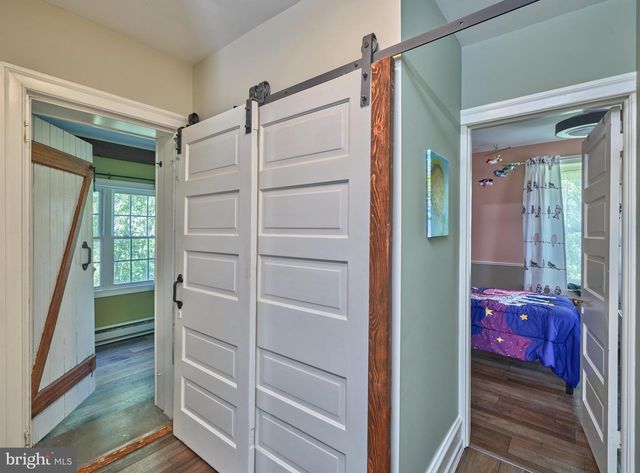 111 E BROAD ST, Trumbauersville, PA 18970