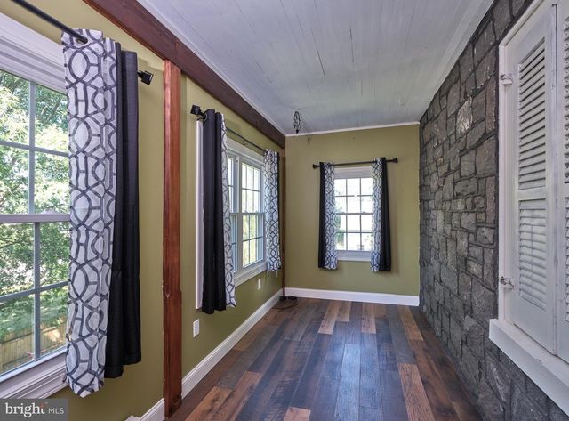 111 E BROAD ST, Trumbauersville, PA 18970
