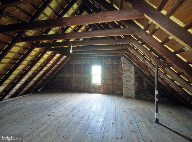 111 E BROAD ST, Trumbauersville, PA 18970
