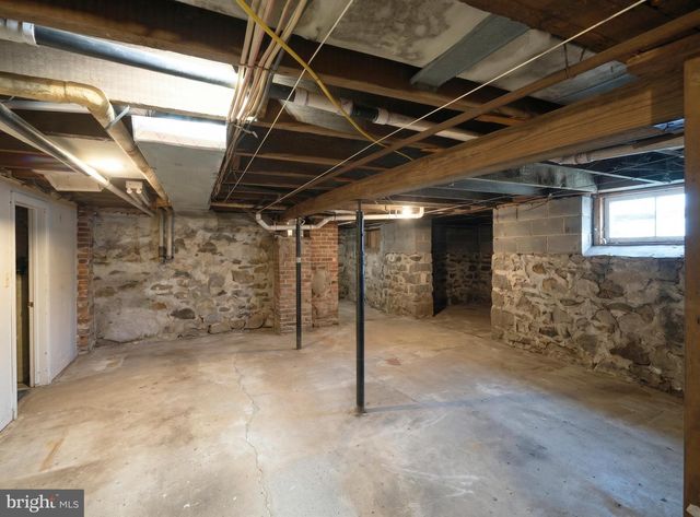 111 E BROAD ST, Trumbauersville, PA 18970