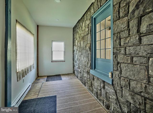 111 E BROAD ST, Trumbauersville, PA 18970