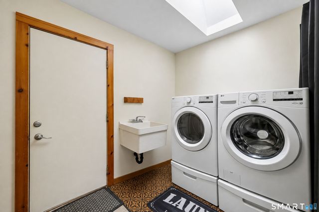 95 Parkway South, New London, CT 06320