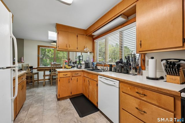 95 Parkway South, New London, CT 06320