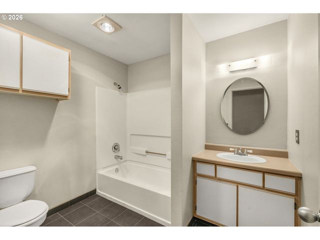 5156 Sw MULTNOMAH Blvd G, Portland, OR 97219
