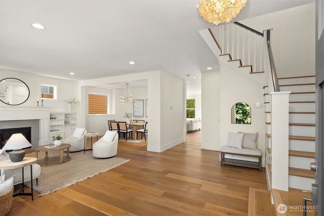 7051 34th Avenue NE, Seattle, WA 98115