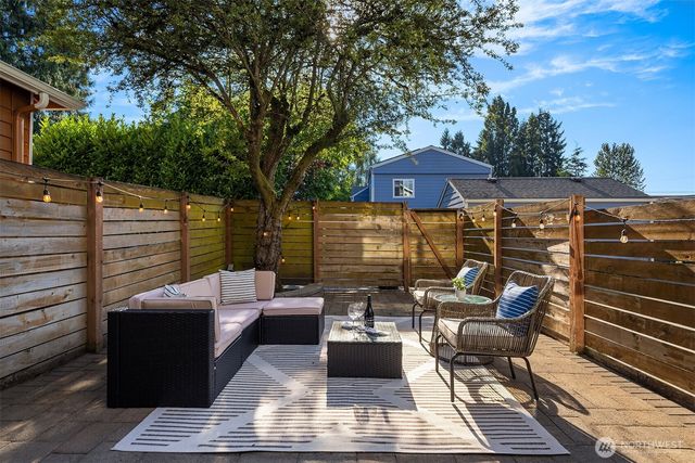 7051 34th Avenue NE, Seattle, WA 98115