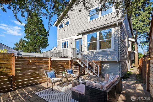 7051 34th Avenue NE, Seattle, WA 98115