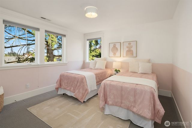 7051 34th Avenue NE, Seattle, WA 98115