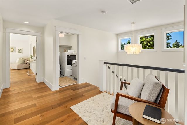 7051 34th Avenue NE, Seattle, WA 98115