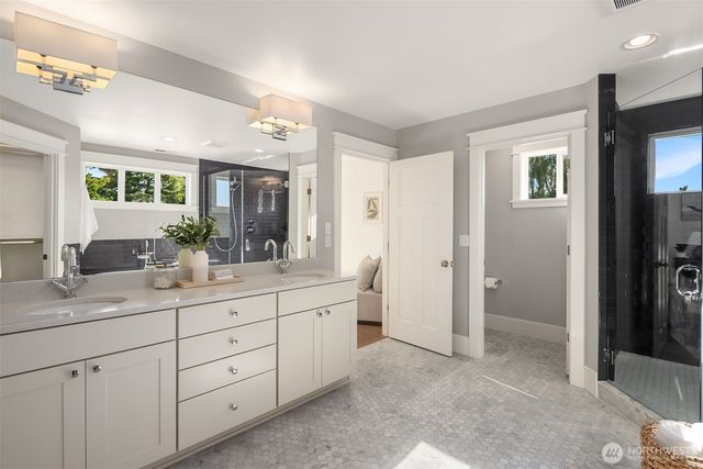 7051 34th Avenue NE, Seattle, WA 98115