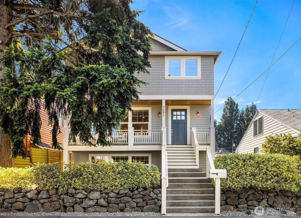 7051 34th Avenue NE, Seattle, WA 98115