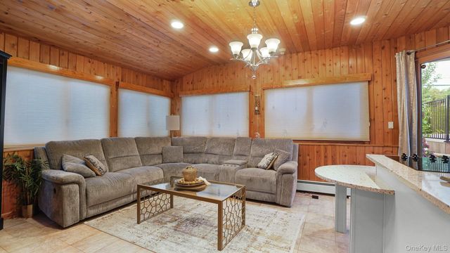 5 Crabapple Lane, Commack, NY 11725