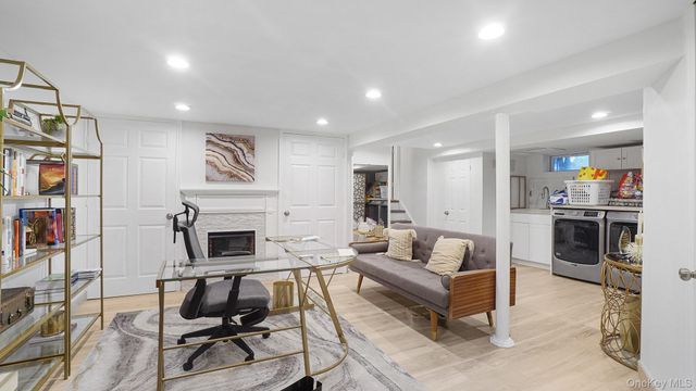 5 Crabapple Lane, Commack, NY 11725
