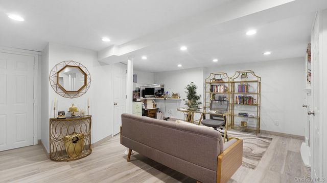 5 Crabapple Lane, Commack, NY 11725