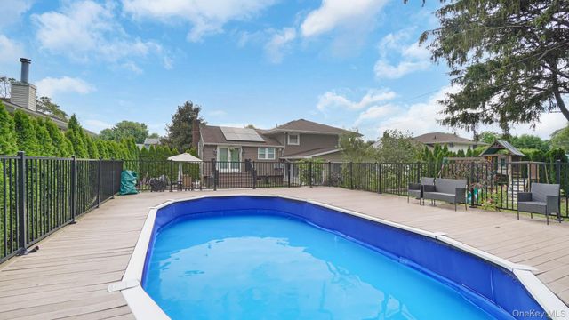 5 Crabapple Lane, Commack, NY 11725