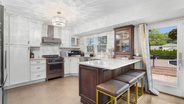 5 Crabapple Lane, Commack, NY 11725