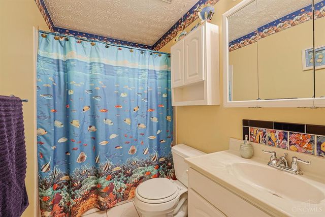 1146 Hickorylake Drive, Delhi Twp, OH 45233