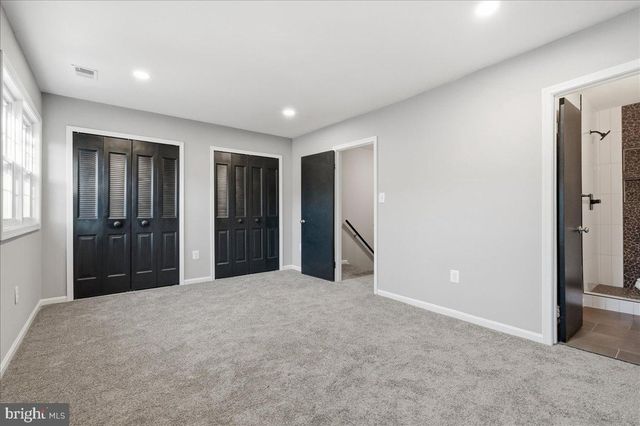 9182 LANDGREEN ST, Manassas, VA 20110