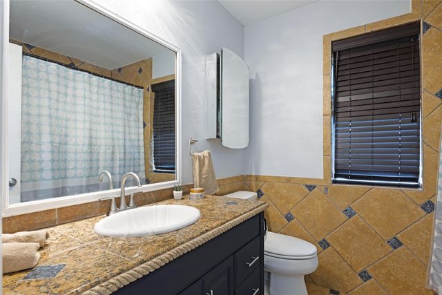 1031 Park Avenue, Carrollton, TX 75006