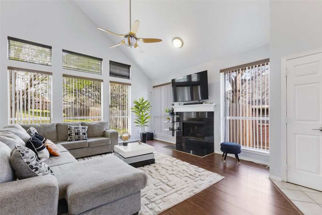 1031 Park Avenue, Carrollton, TX 75006 — photo 2
