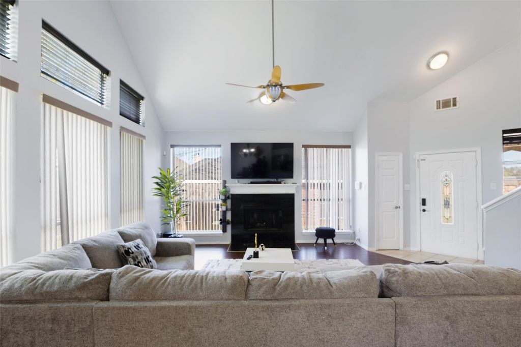 1031 Park Avenue, Carrollton, TX 75006 — photo 4