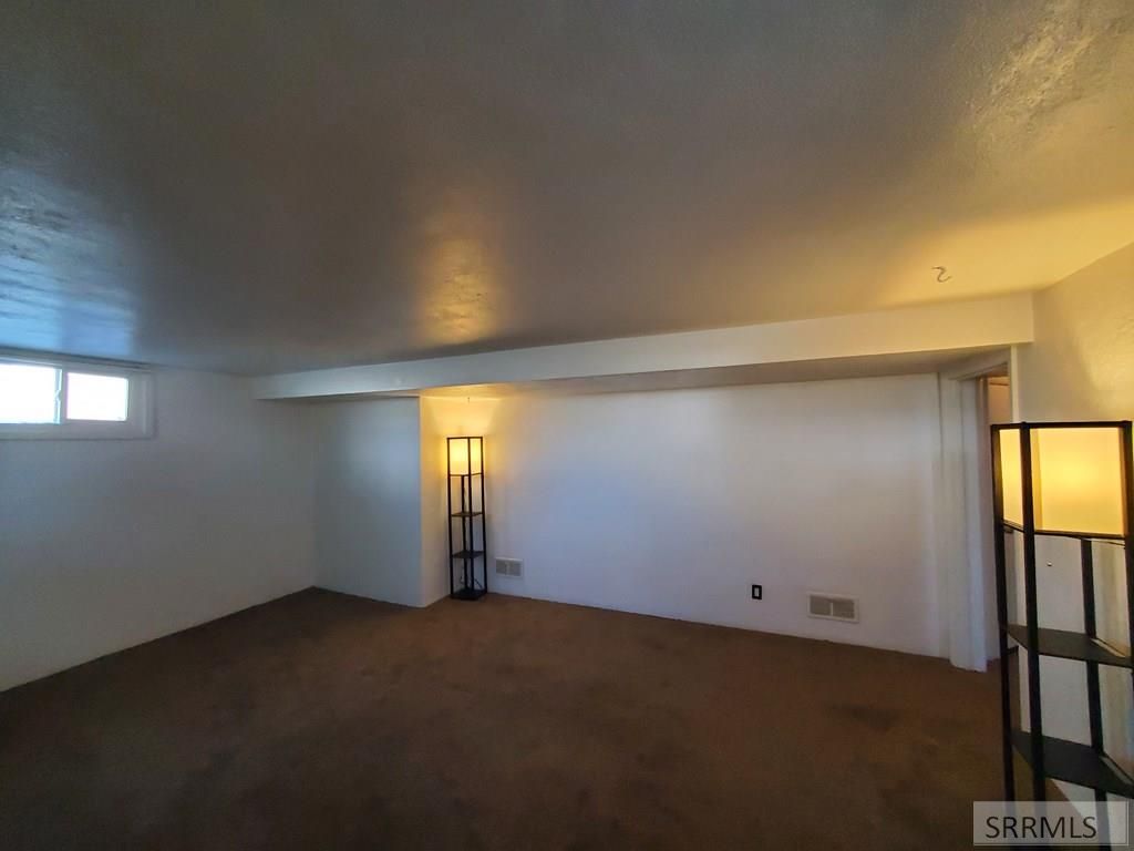 Image 16 of property listing at 242 Gladstone Street, Idaho Falls, ID 83401