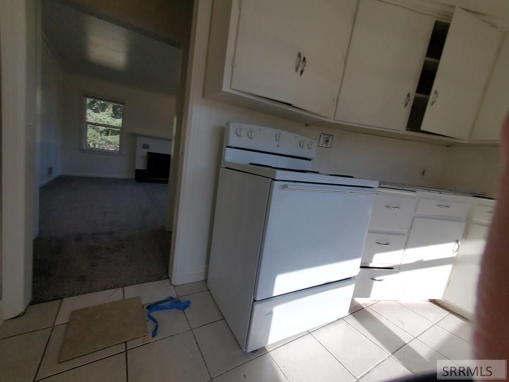 Image 2 of property listing at 242 Gladstone Street, Idaho Falls, ID 83401