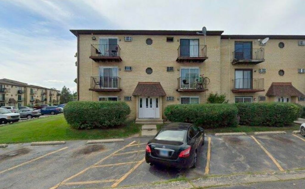 4208 Bonhill Drive 2C, Arlington Heights, IL 60004