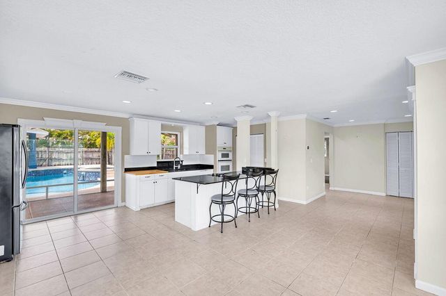 614 SE Flamingo Avenue, Stuart, FL 34996