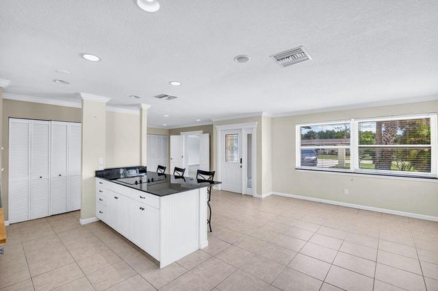 614 SE Flamingo Avenue, Stuart, FL 34996