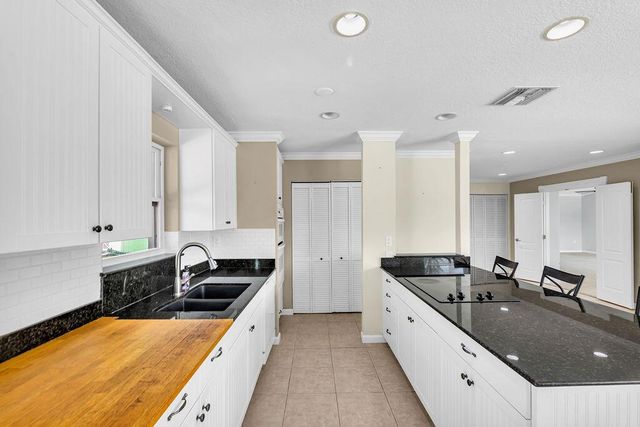 614 SE Flamingo Avenue, Stuart, FL 34996