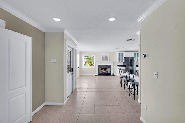 614 SE Flamingo Avenue, Stuart, FL 34996