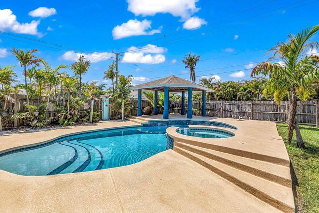 614 SE Flamingo Avenue, Stuart, FL 34996