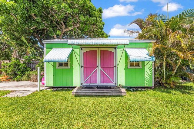 614 SE Flamingo Avenue, Stuart, FL 34996